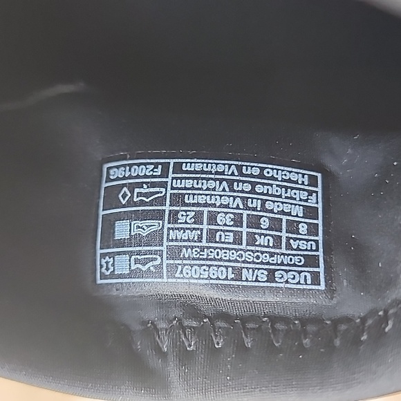 Ugg Neutra Slip On Sock Sneaker Black/White Size 8.  - Picture 12 of 12